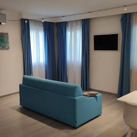 Апартаменты Monolocale In Centro Storico Мальчезине